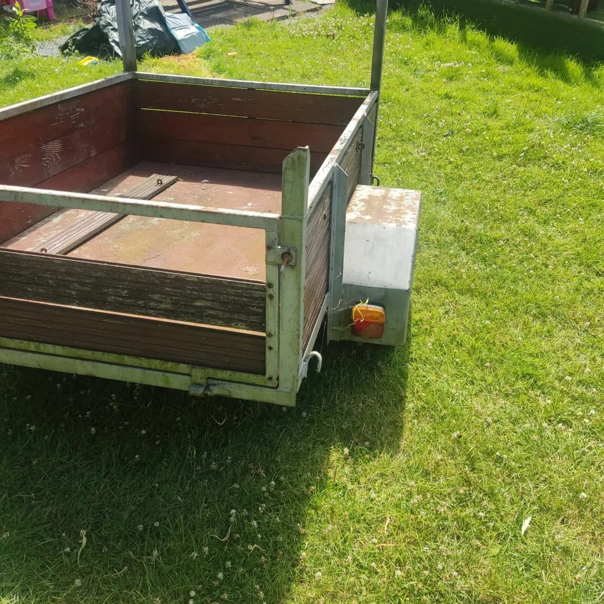 Trailer - Image 1