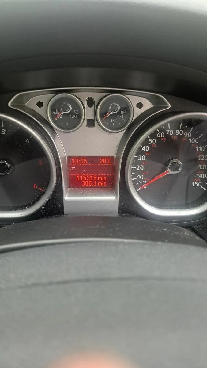 Ford Focus 2009 - Image 2