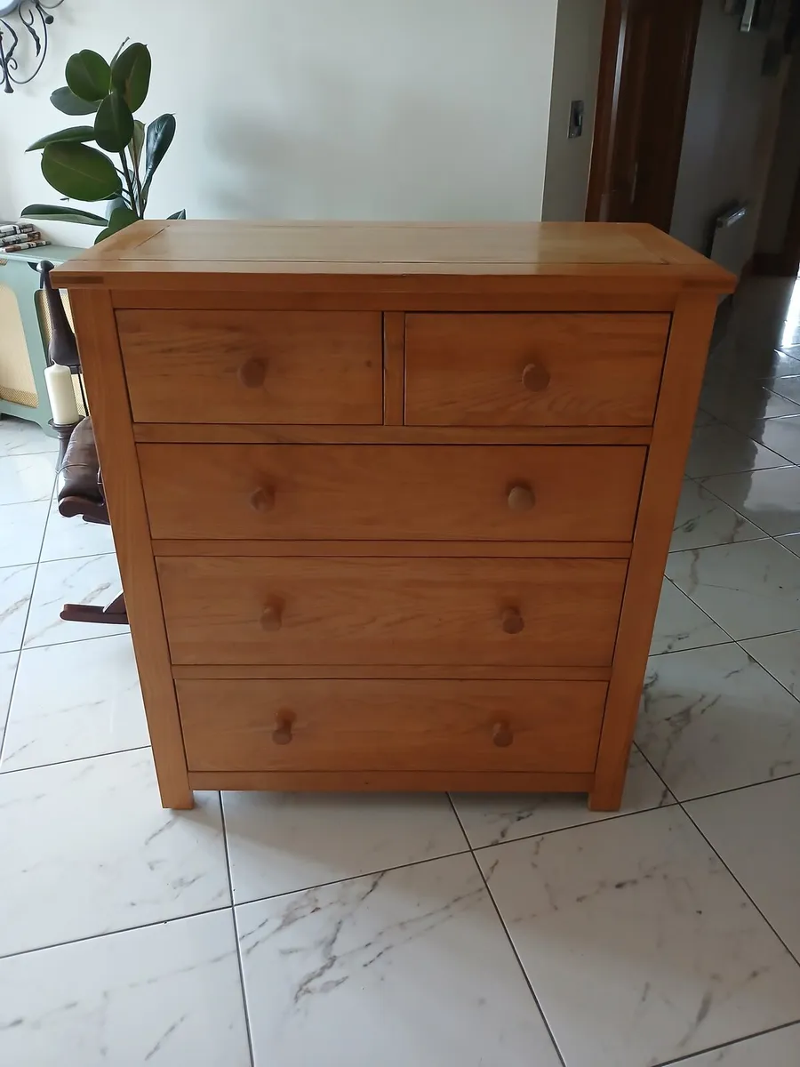 Oak chest of drawers - Image 1