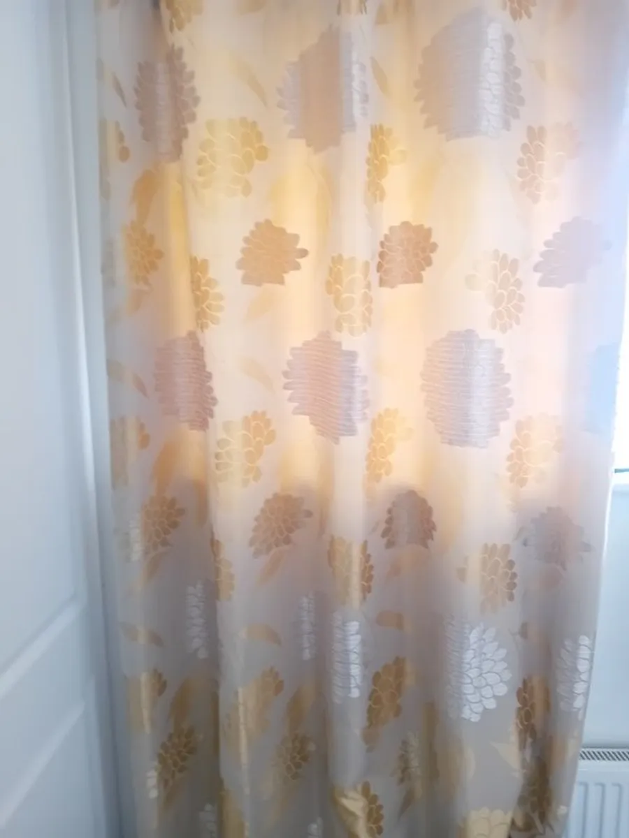 Eyelet Curtains - Image 3