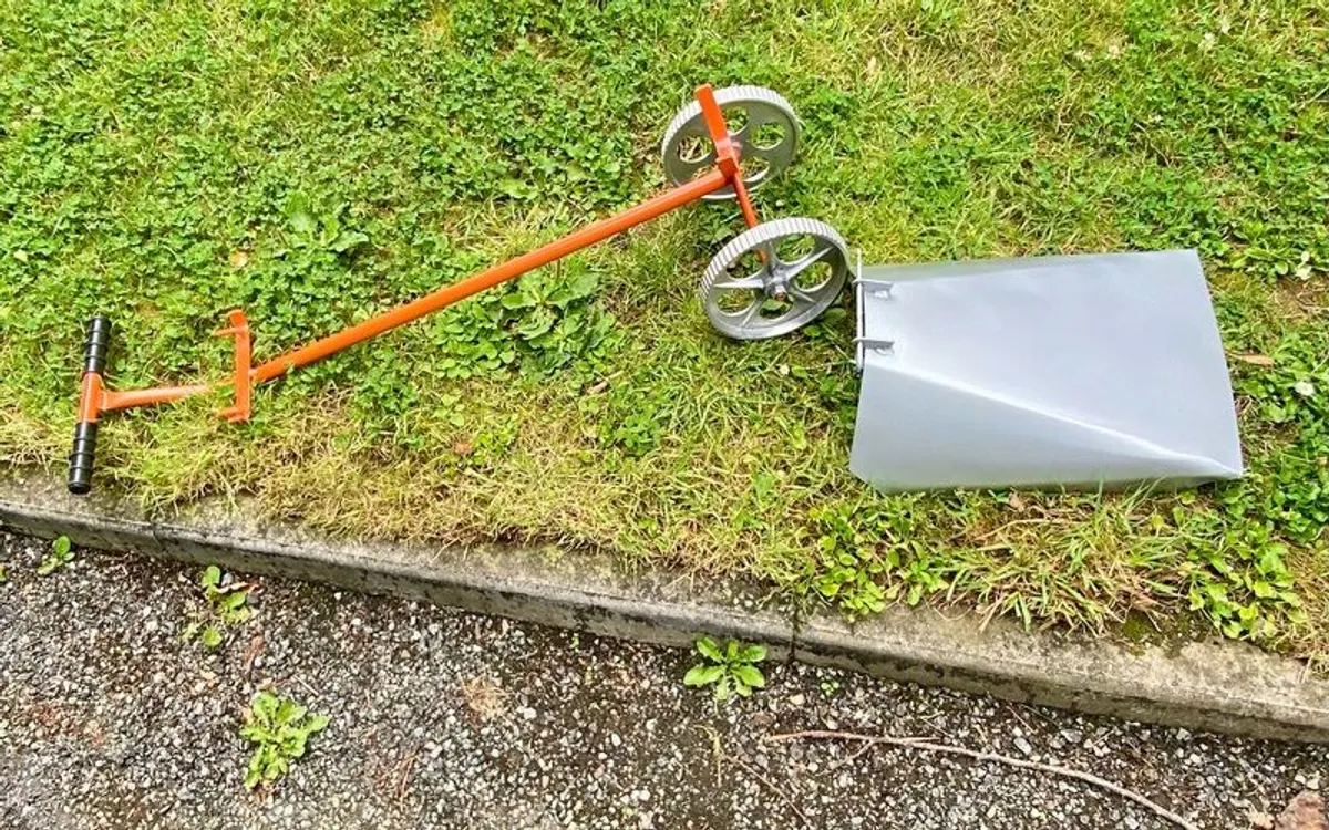 Weed burner trolly and hood - Image 1