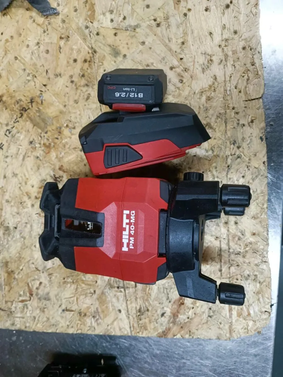 Hilti pm40 laser.