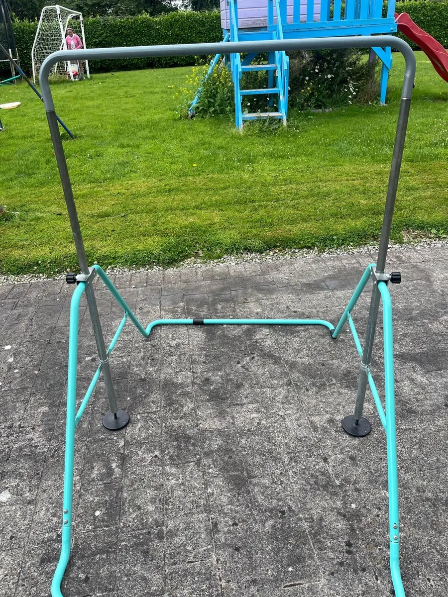 Gymnastics bar - Image 1