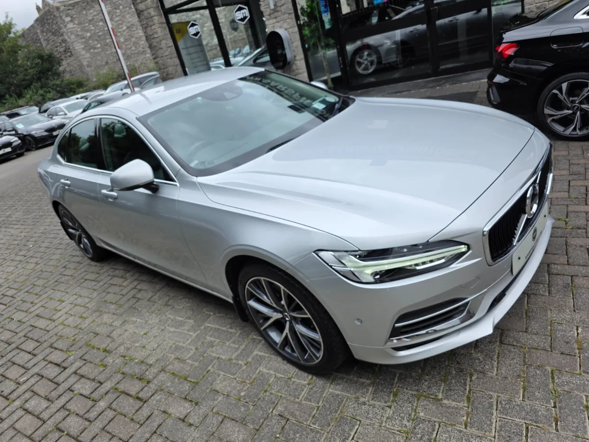 2018 VOLVO S90 2.0 T8 TWIN ENGINE MOMENTUM - Image 4