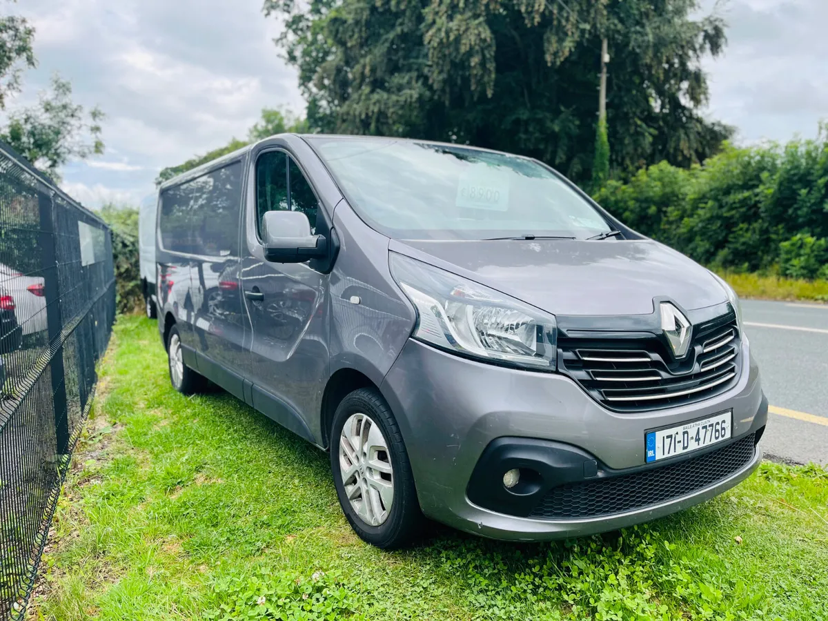 Renault Trafic 2017,DOE 10/25 - Image 1