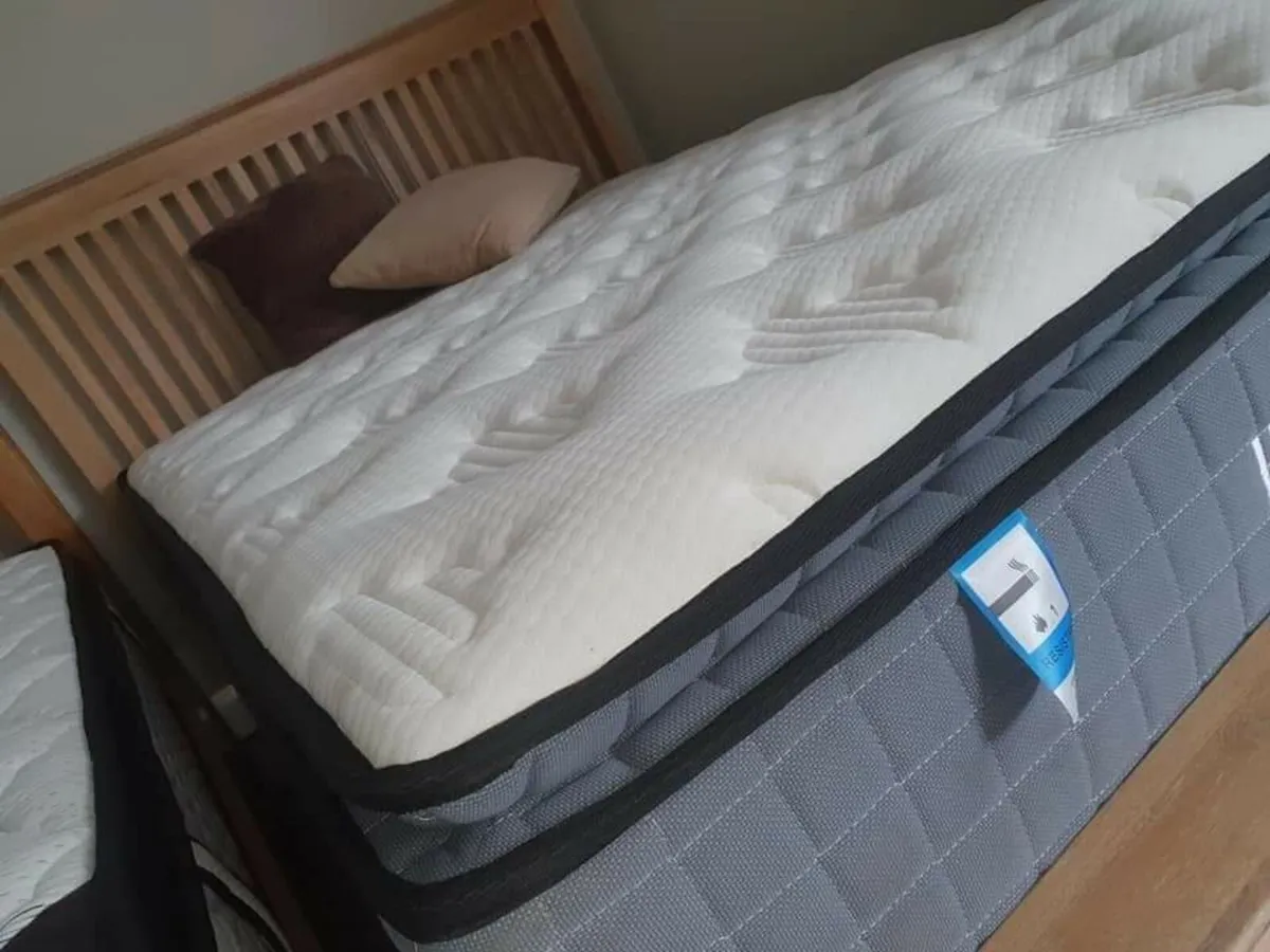 3000 Pocket Pillow Top Mattress Only
Brand new mat - Image 2