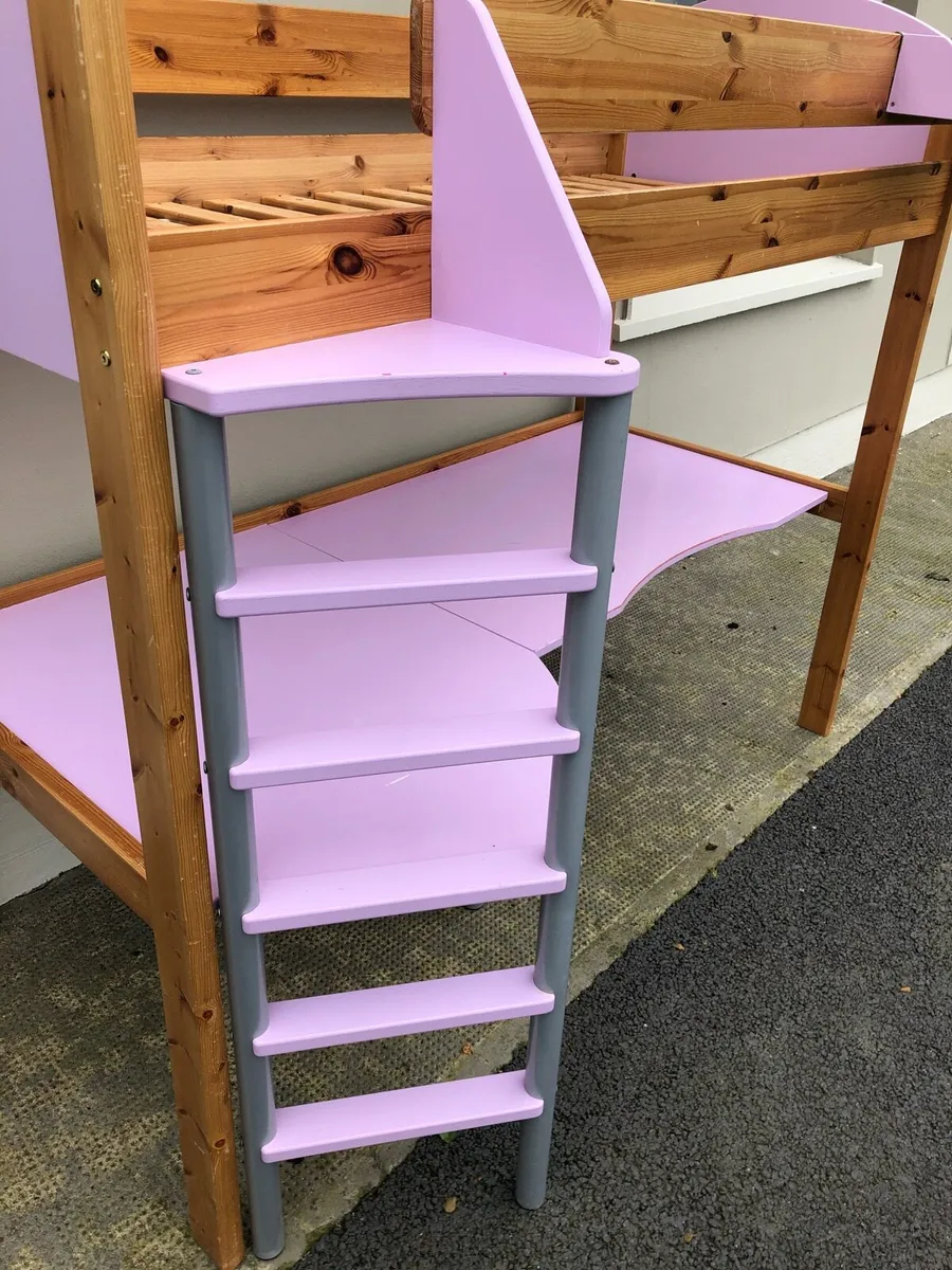 Stompa desk and bed - Image 4