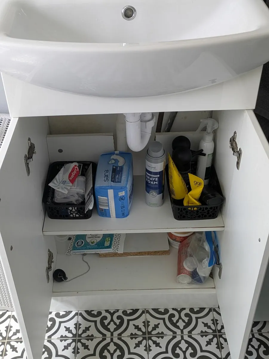 White vanity with sink (no taps) - Image 2
