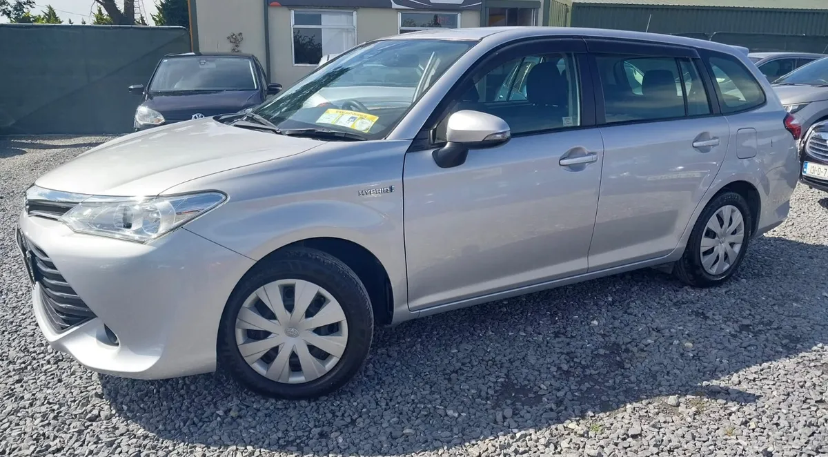 🔵 Toyota Corolla FIELDER 1.5 Hybrid AUTOMATIC - Image 2