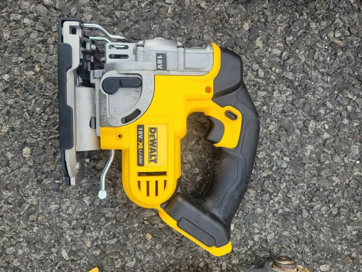 12 Piece DeWalt Tool Kit - Image 3