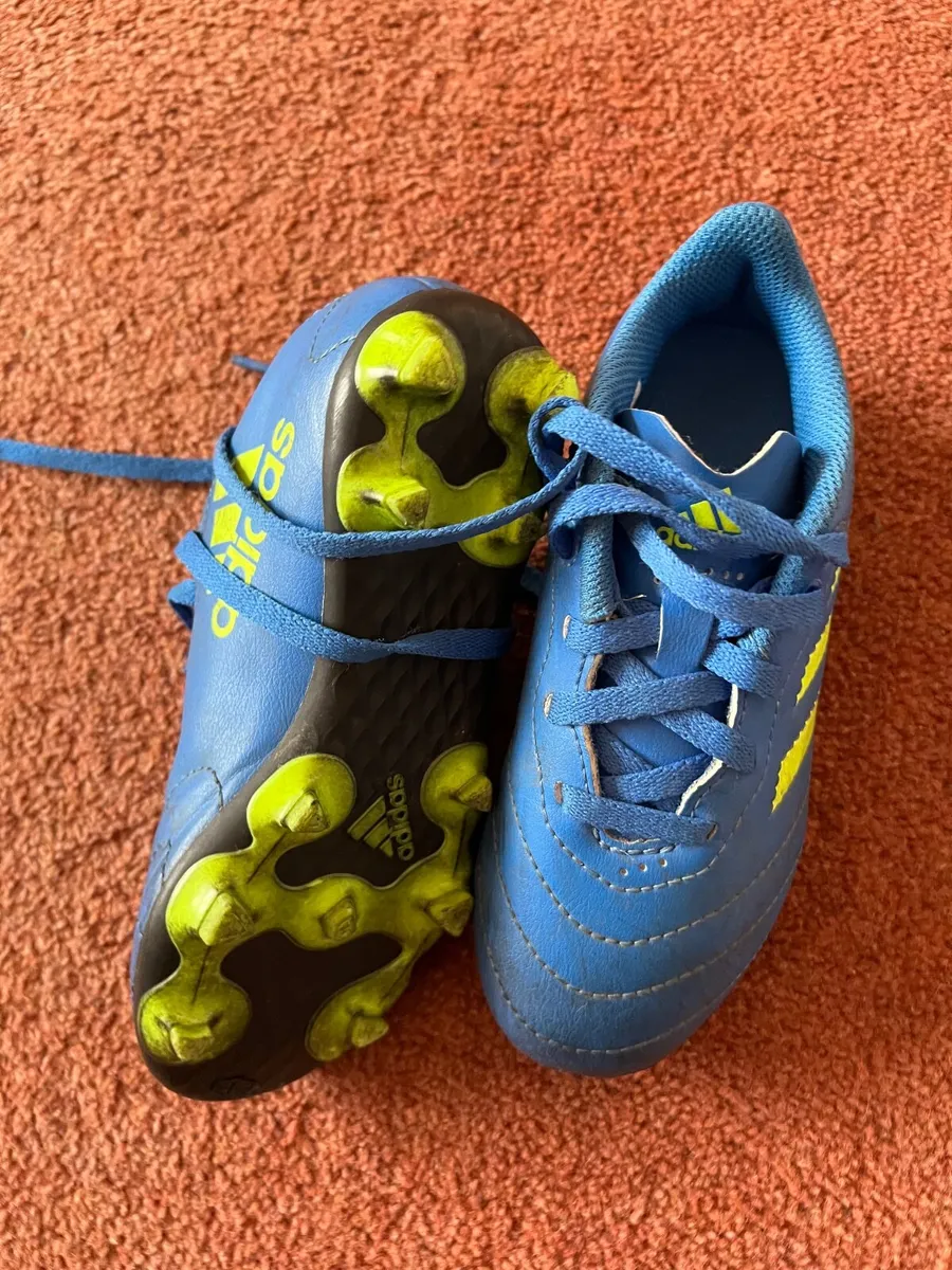 Kid’s football boots - Image 3