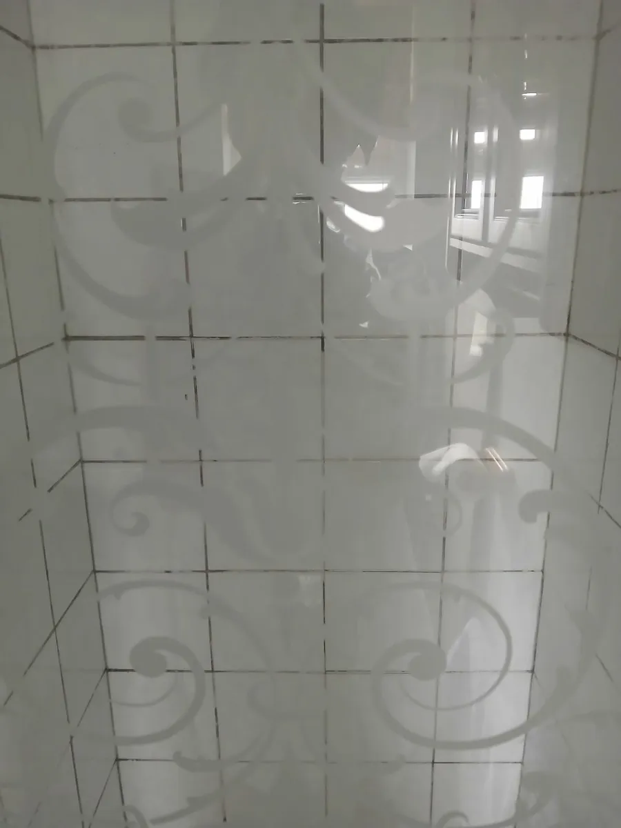 Bathroom accessories - Image 2