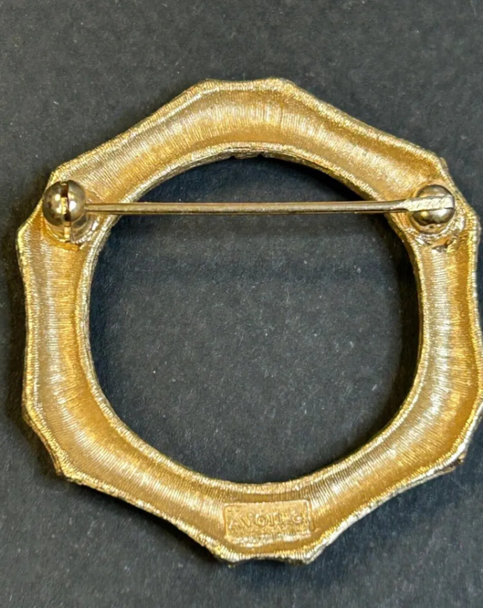 1970s Vintage Avon "Bamboo Magic" brooch - Image 3