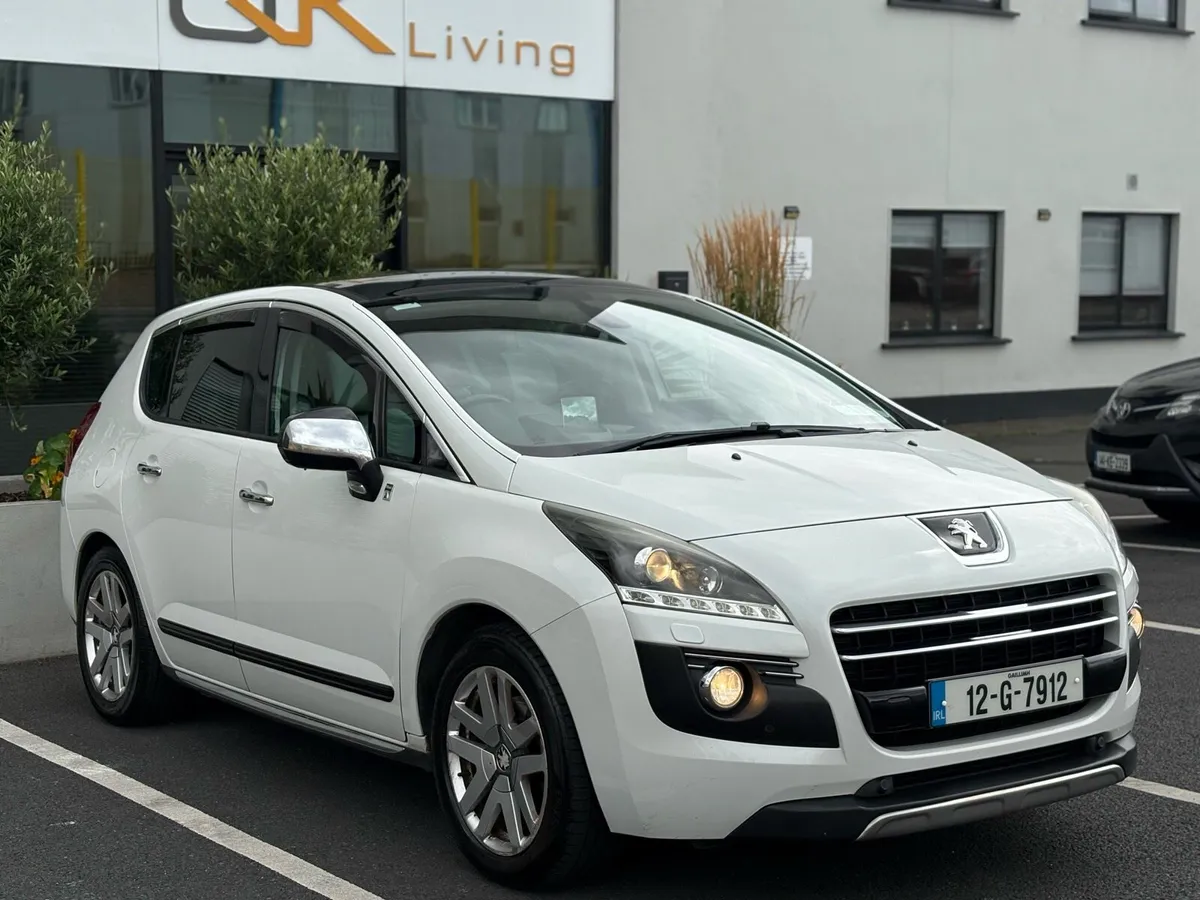 White Peugeot 3008 2012 2.0 Hybrid - Image 1