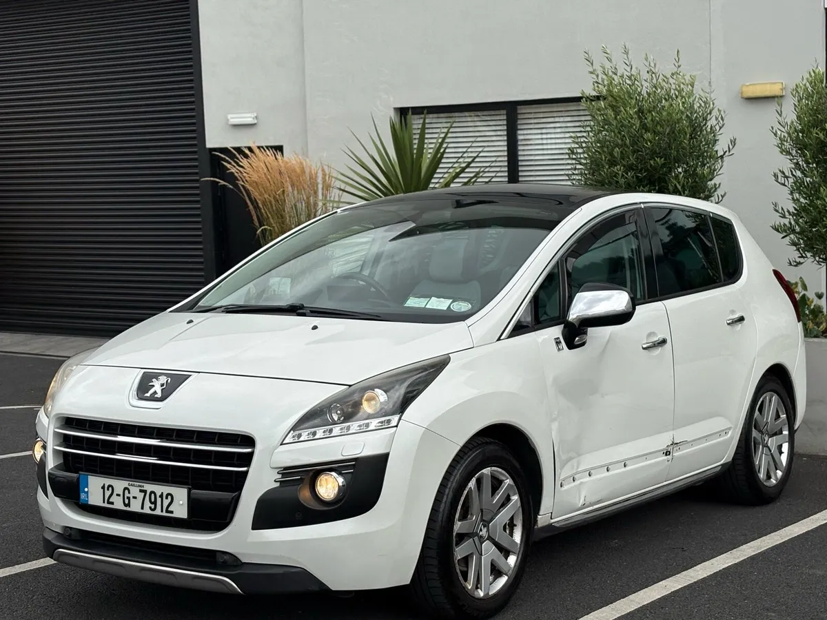 White Peugeot 3008 2012 2.0 Hybrid - Image 2