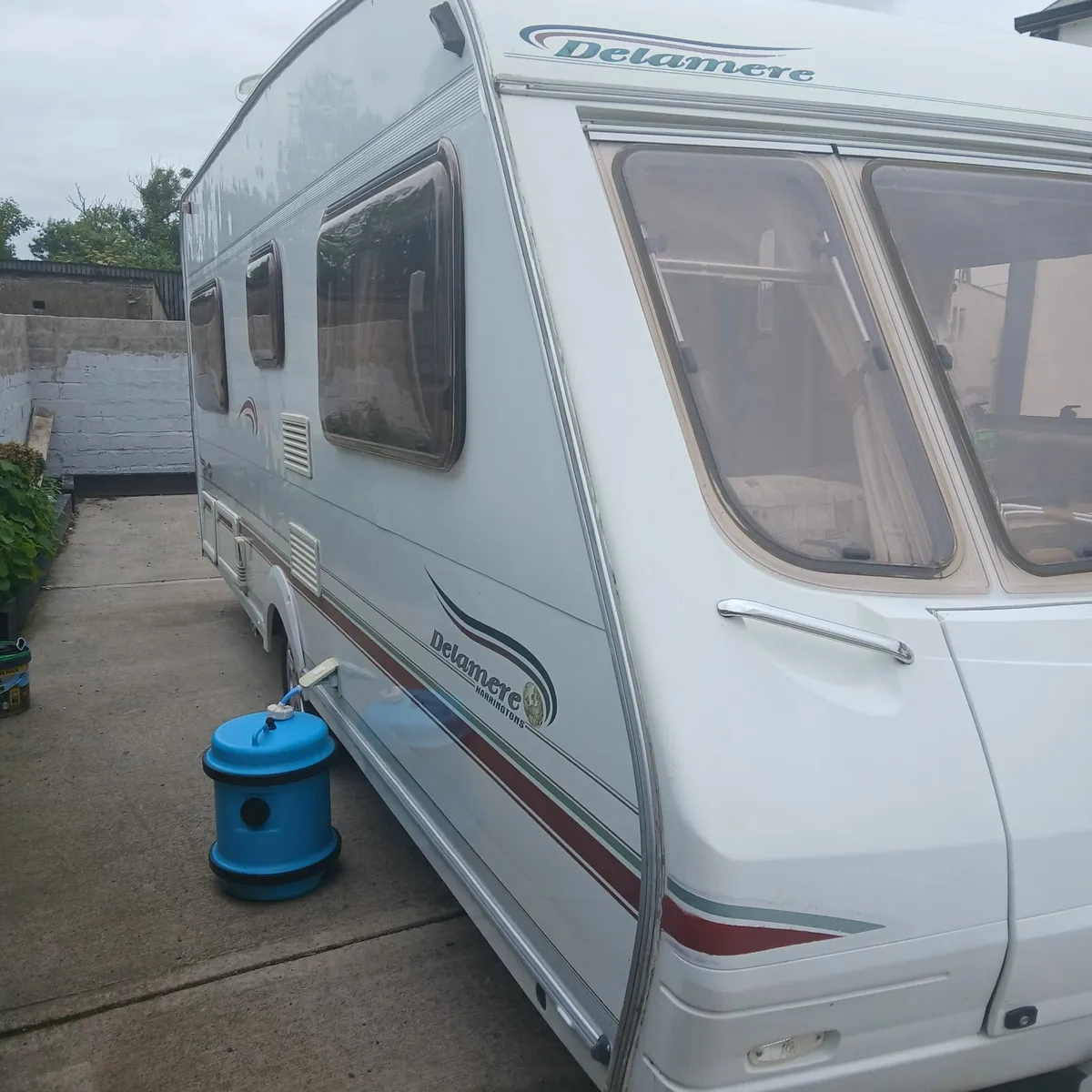 Caravan in good condition - Image 2