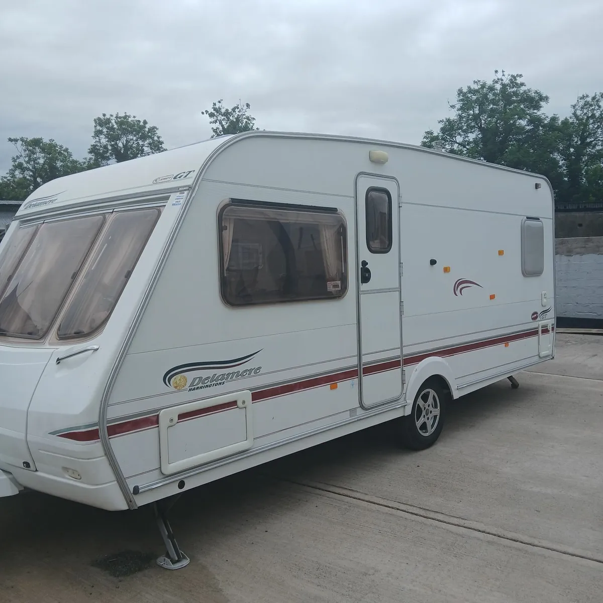 Caravan in good condition - Image 3