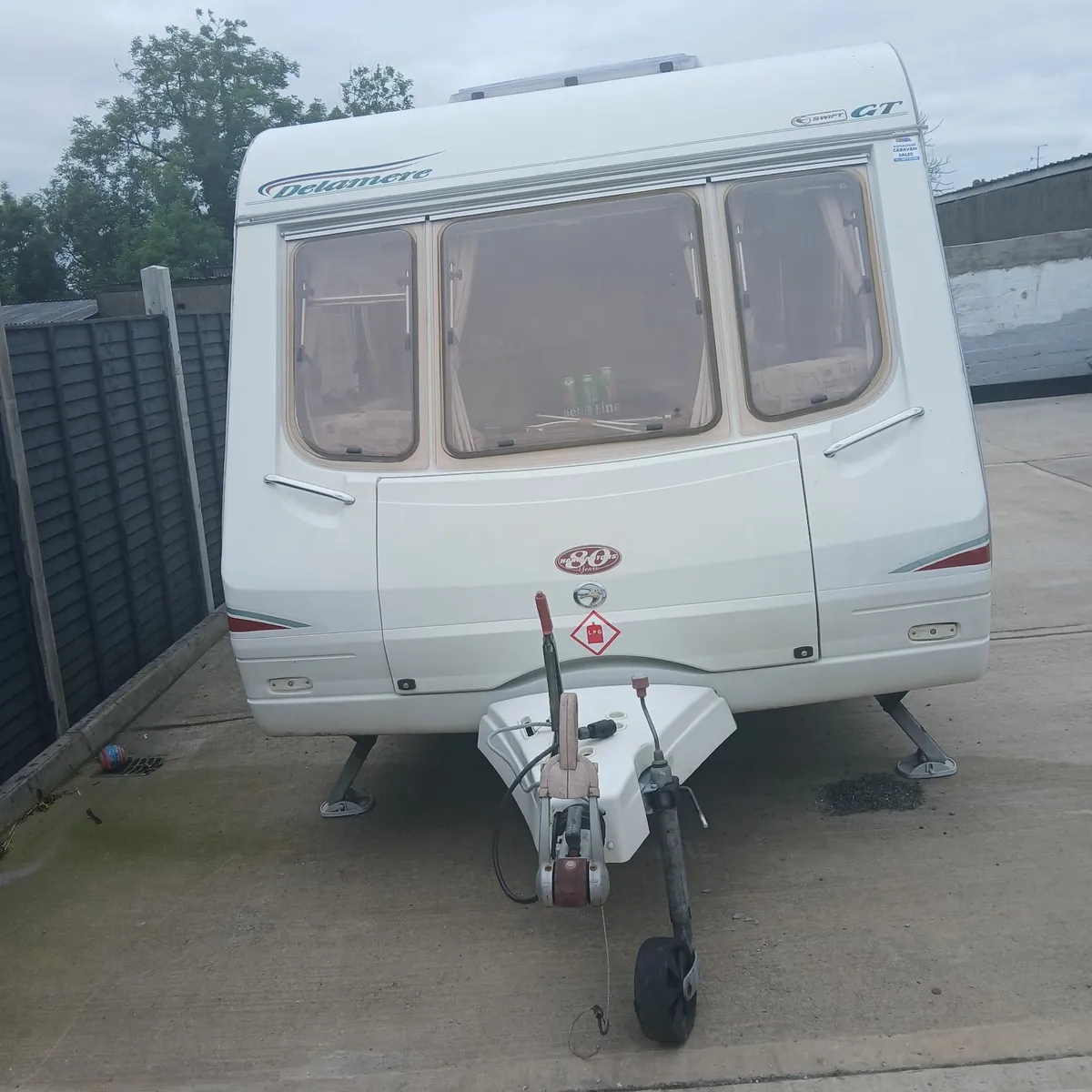 Caravan in good condition - Image 4