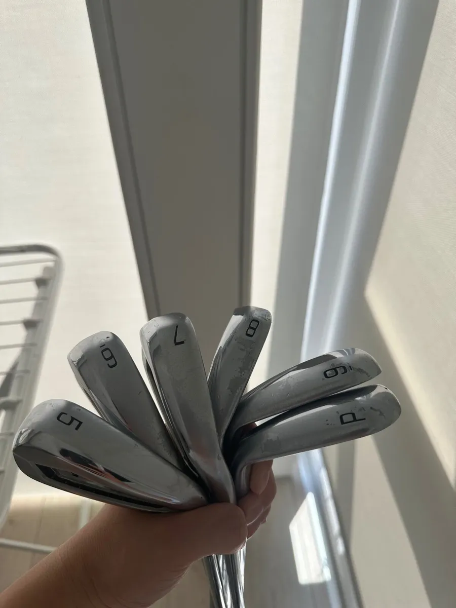Mizuno JPX921 Irons - Image 1