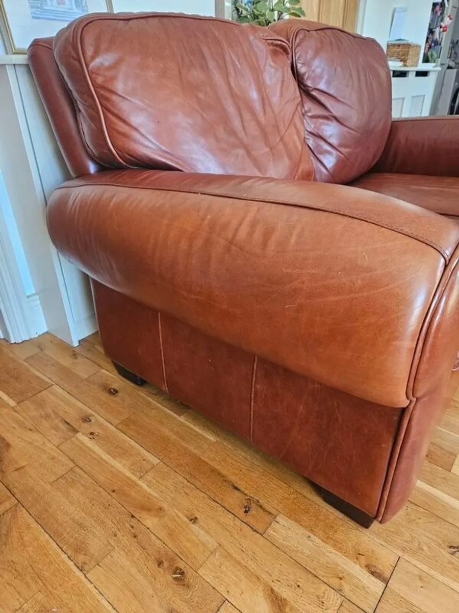 Two seater real leather couch - Image 3