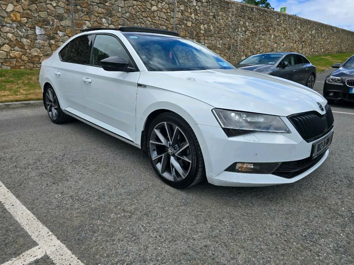 182 SUPERB 2.0TDI DSG 150BHP SPORTLINE PAN ROOF - Image 2