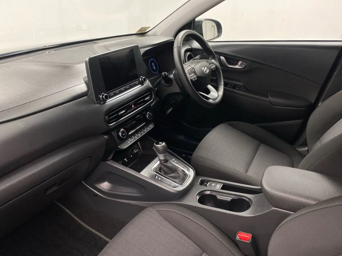 Hyundai Kona 1.6 Hybrid Executive Auto - Image 3
