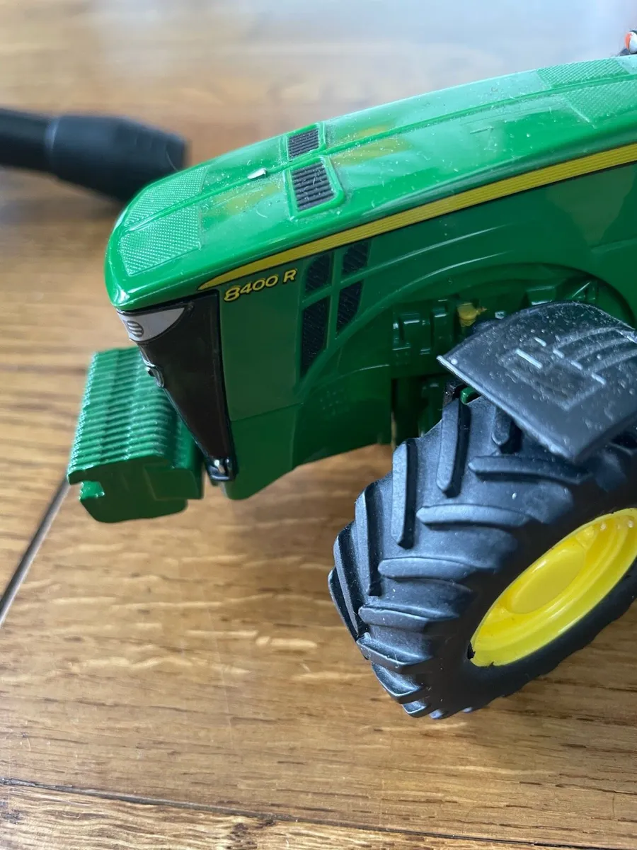 John Deere model tractor and tanker - Image 2