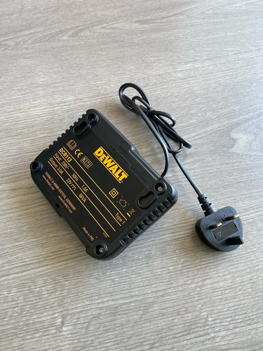 Dewalt genius charger brand new - Image 2