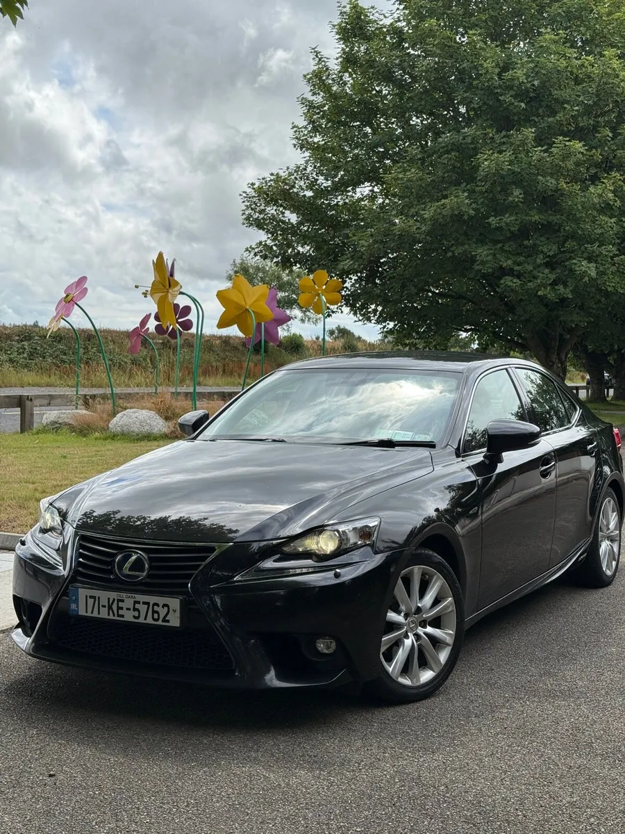 2017Lexus IS300h  Automatic(Lexus Warranty) - Image 3