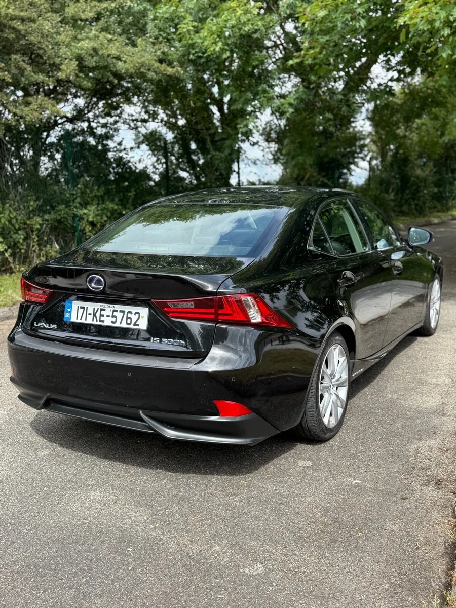 2017Lexus IS300h  Automatic(Lexus Warranty) - Image 4
