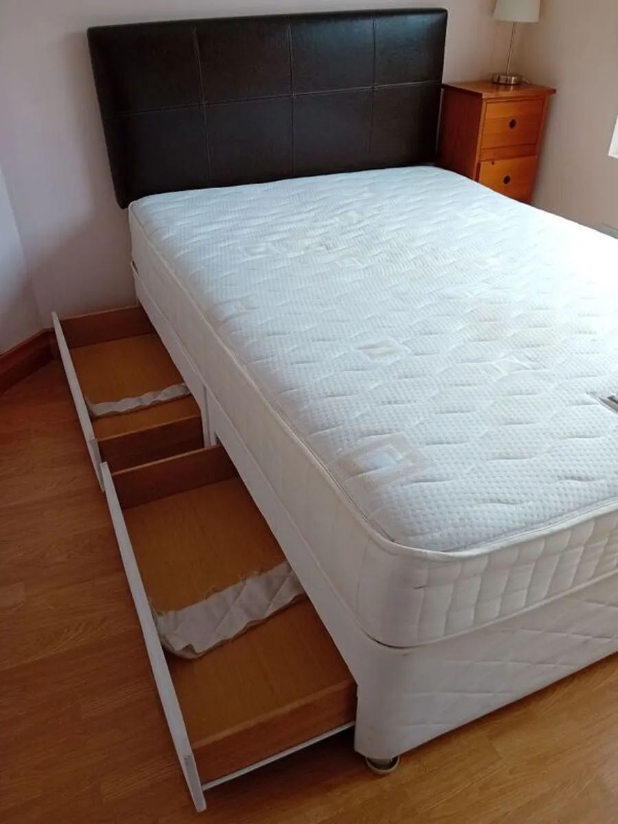 Double bed with Drawers - Image 3