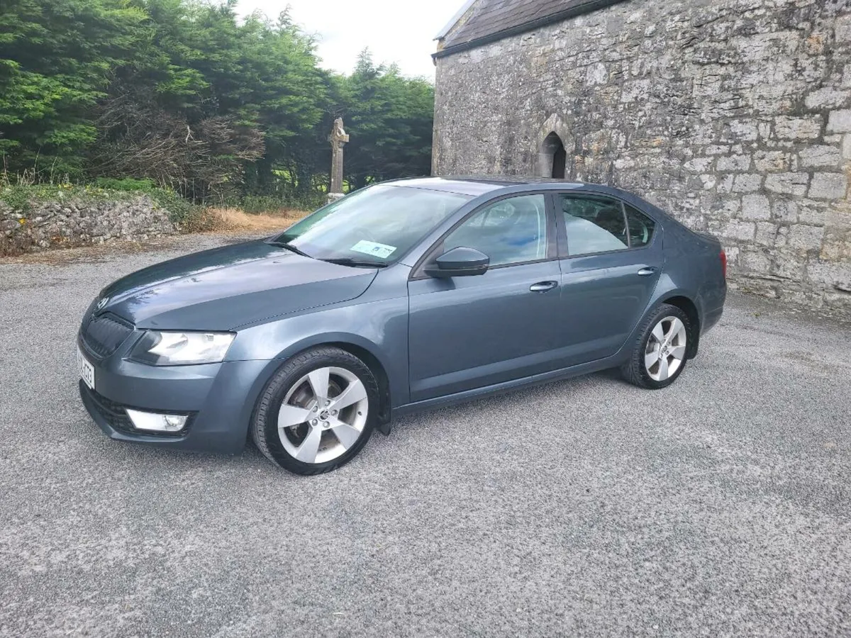 Skoda Octavia AUTOMATIC 1.6 Diesel - Image 3