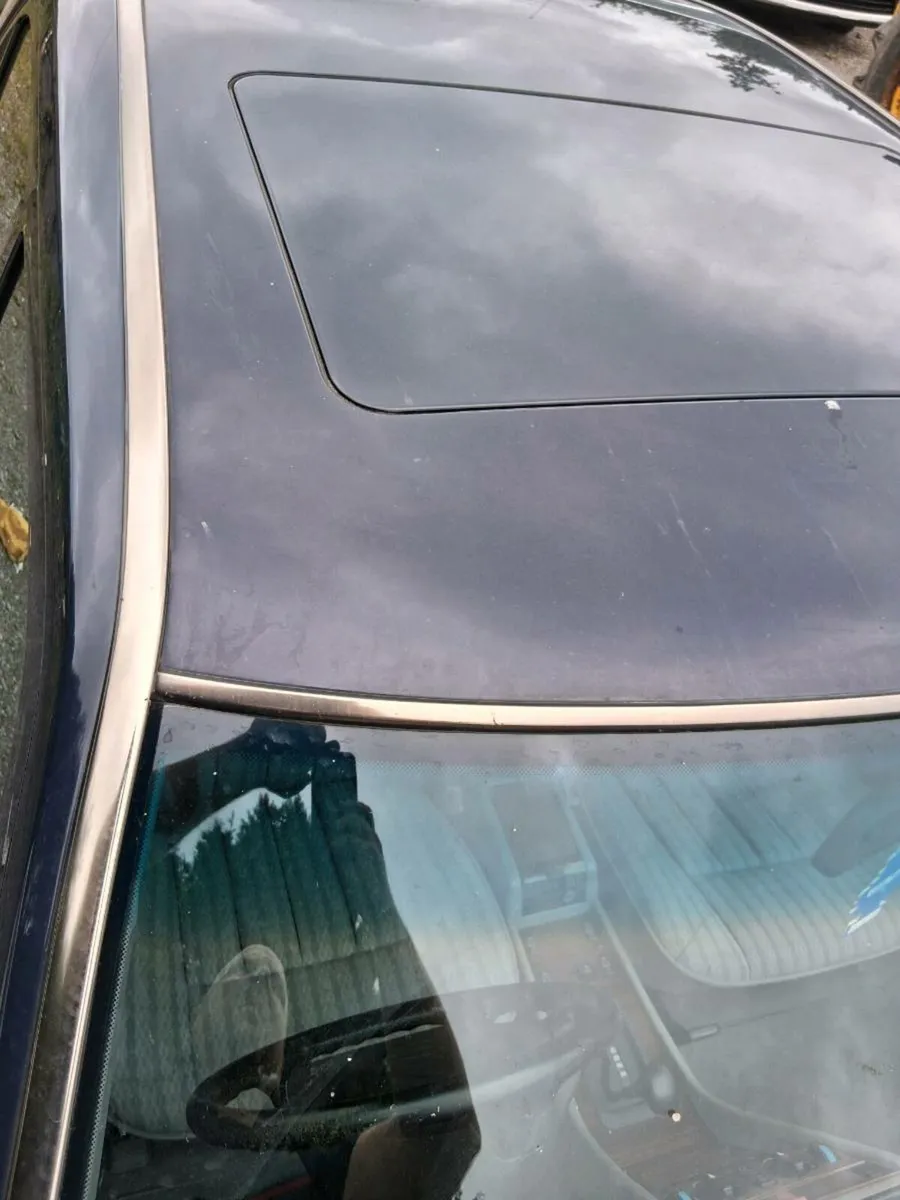 Mercedes E 300 D - Image 4
