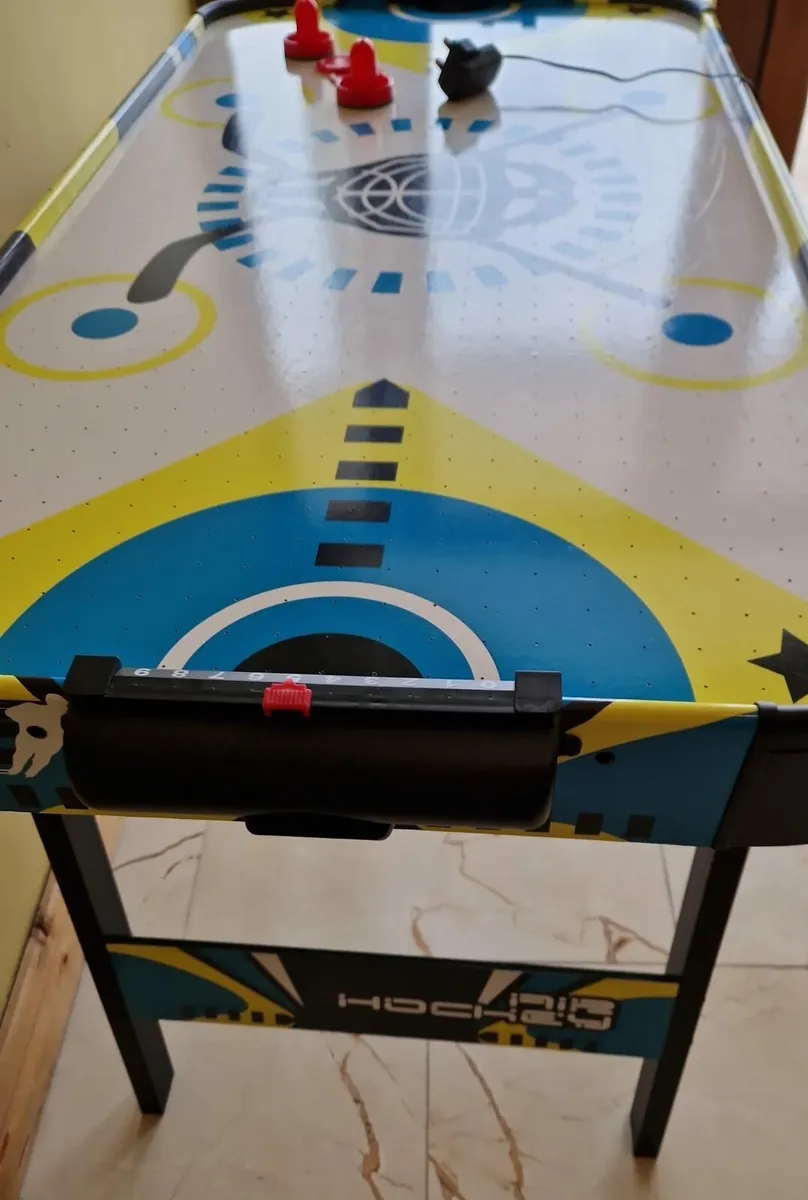 Air hockey table - Image 3