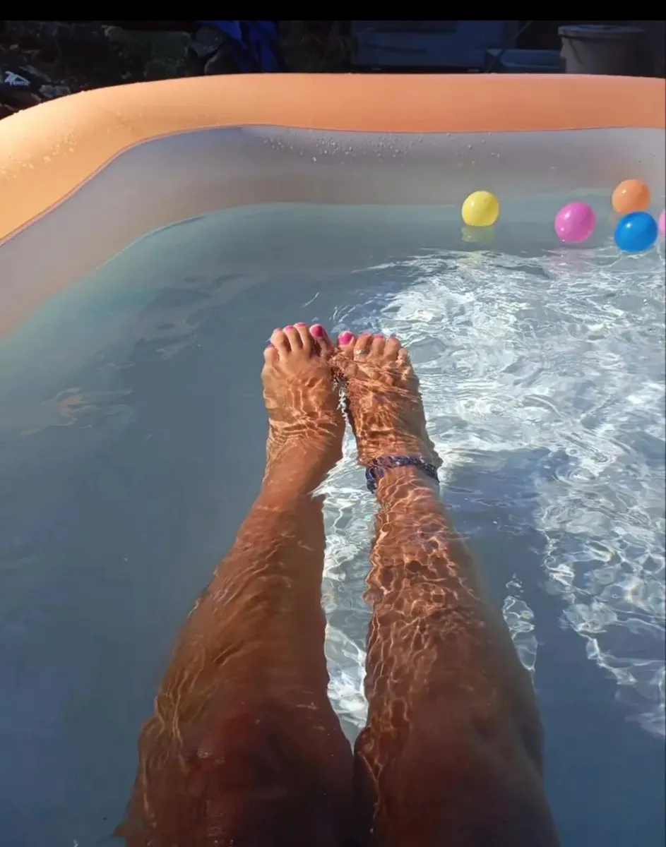 Large inflatable pool - Image 1