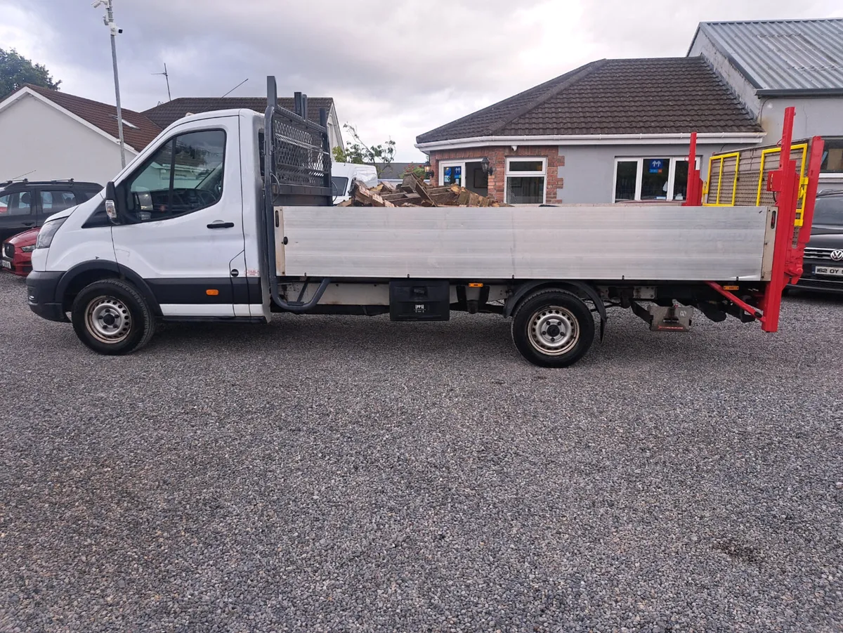 Ford Transit  flatbed lorry with working tail lift - Image 4