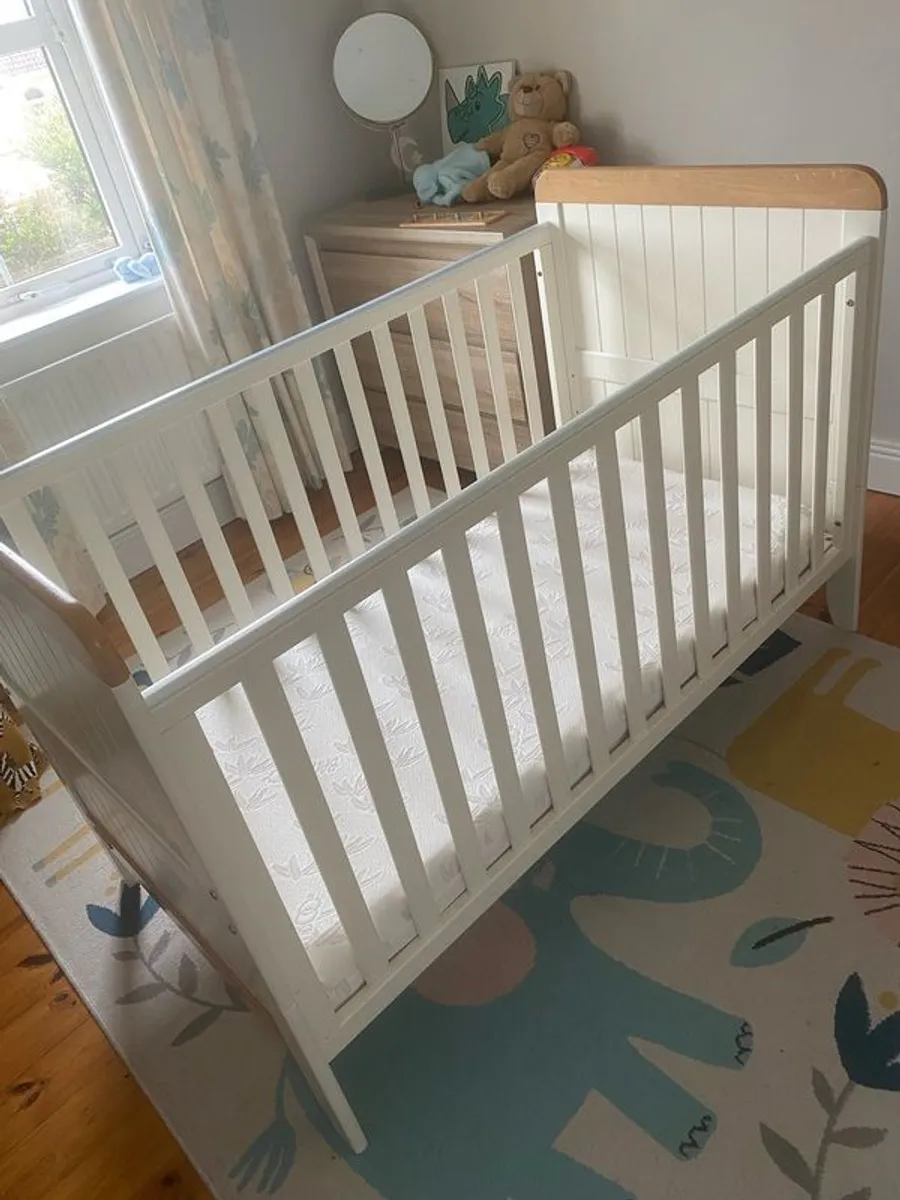mamas and papas cot - Image 1