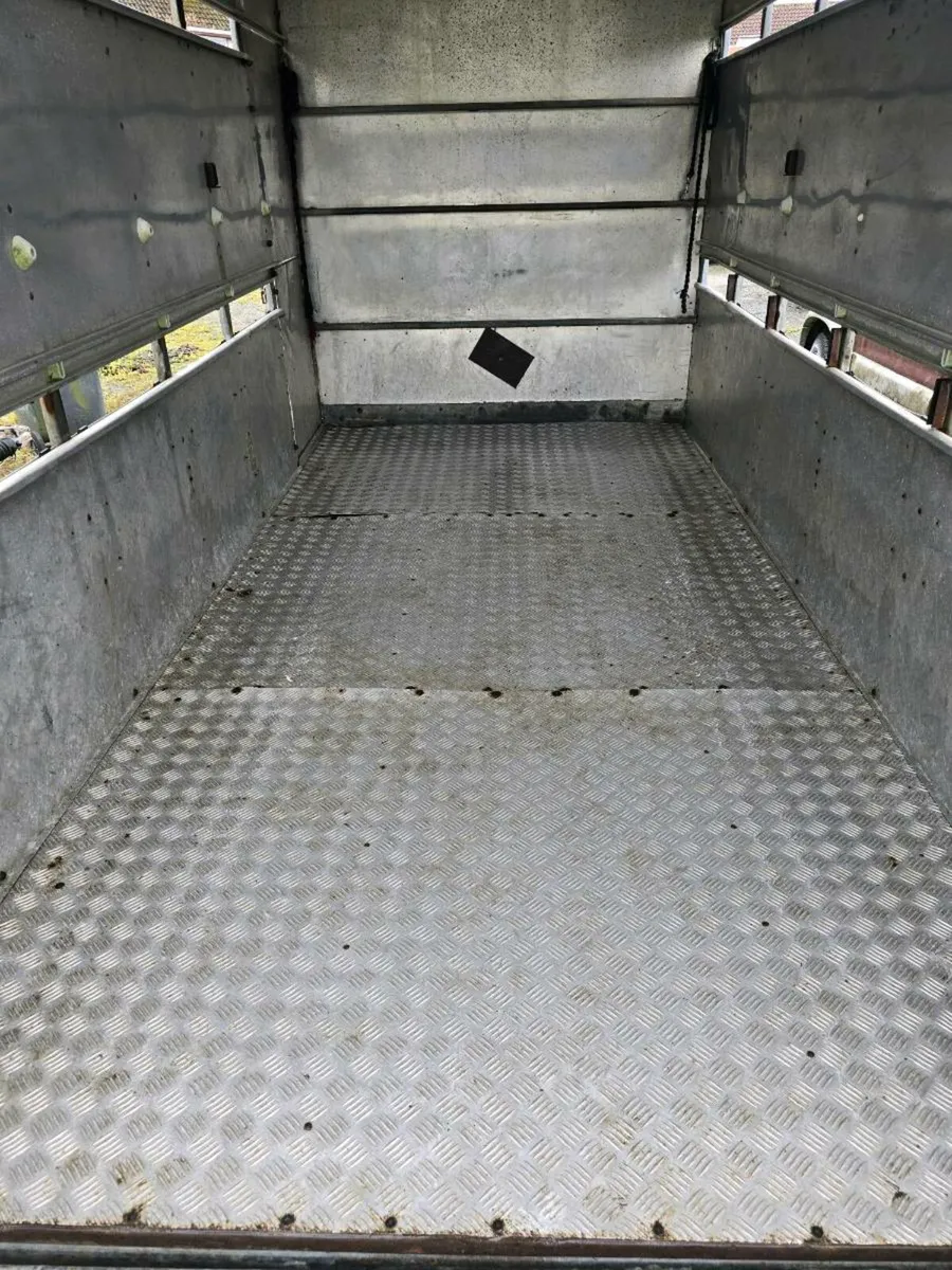 Horse trailer - Image 4