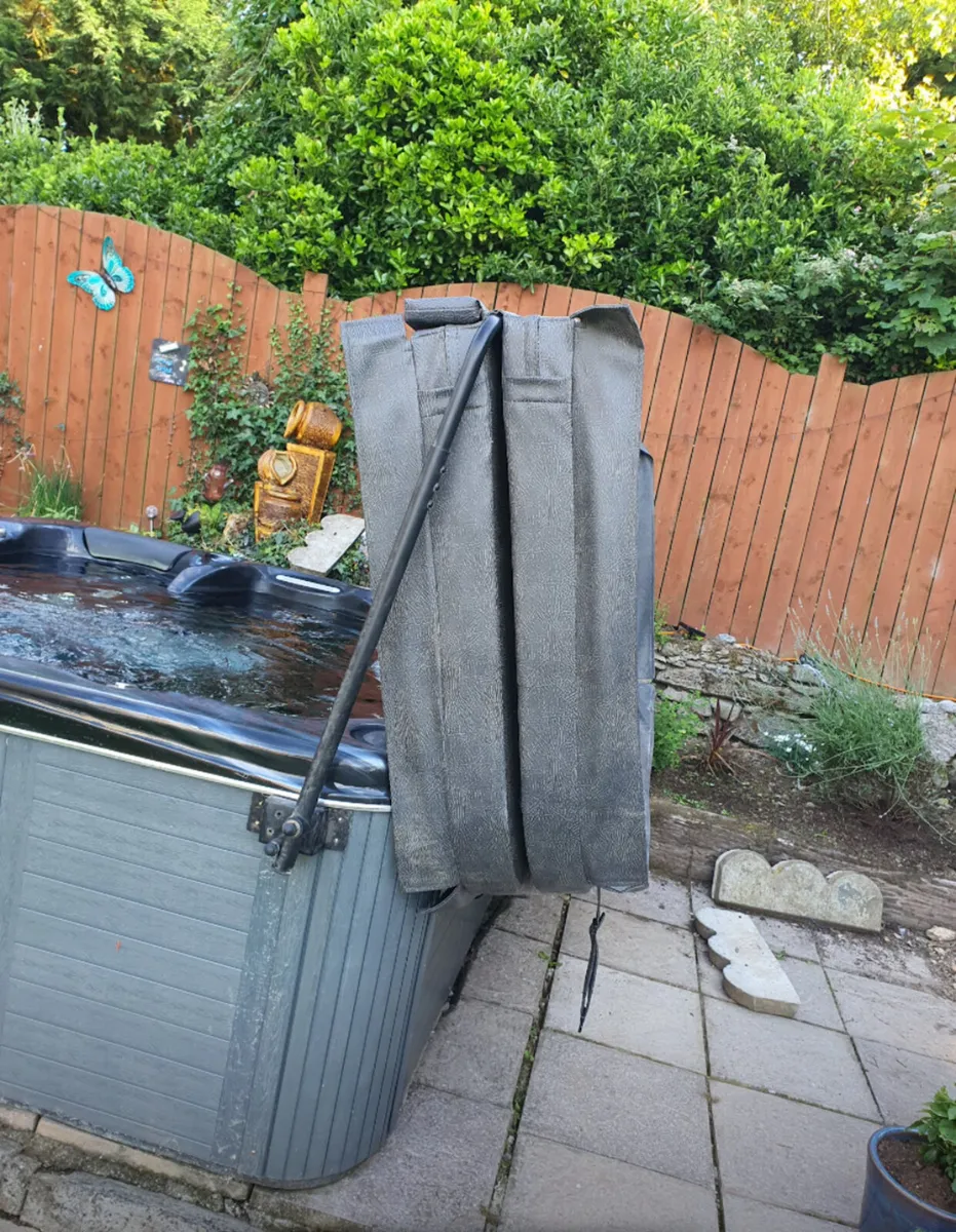 7x7 Hot Tub - Image 2