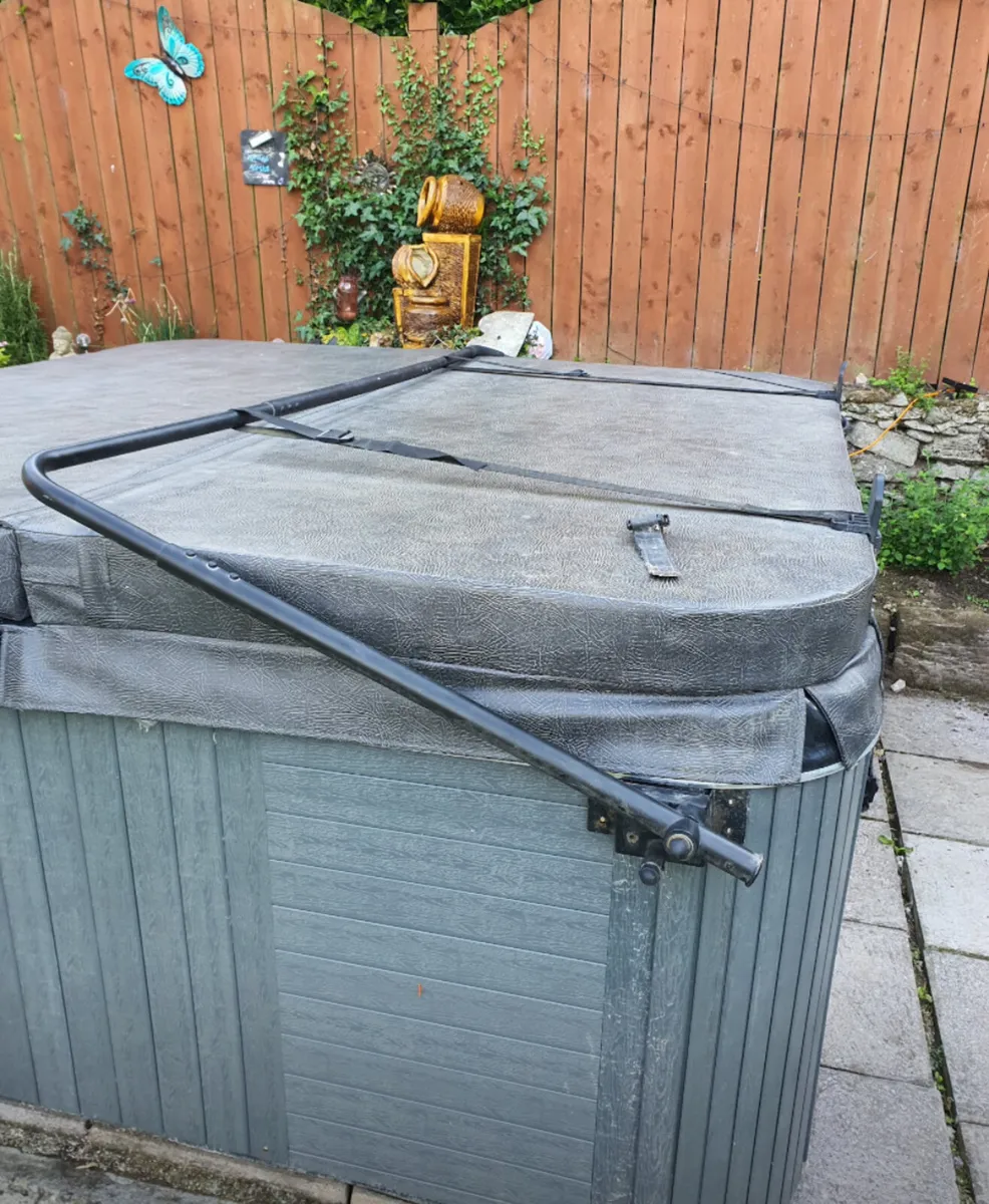 7x7 Hot Tub - Image 3