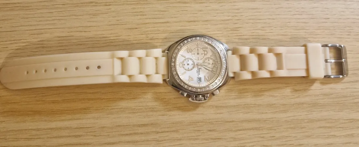Freelook Ladies women Watch - Image 1