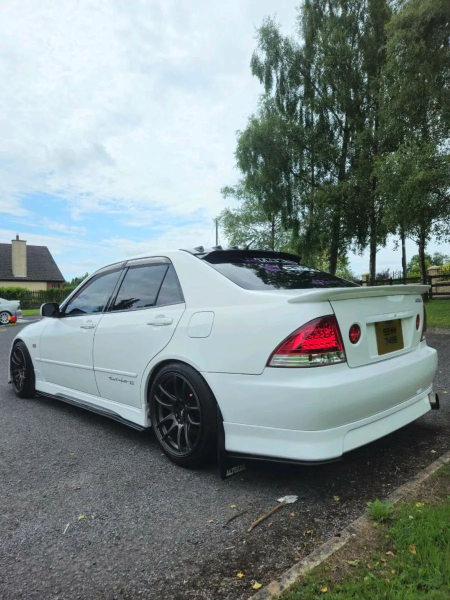 Toyota altezza - Image 3
