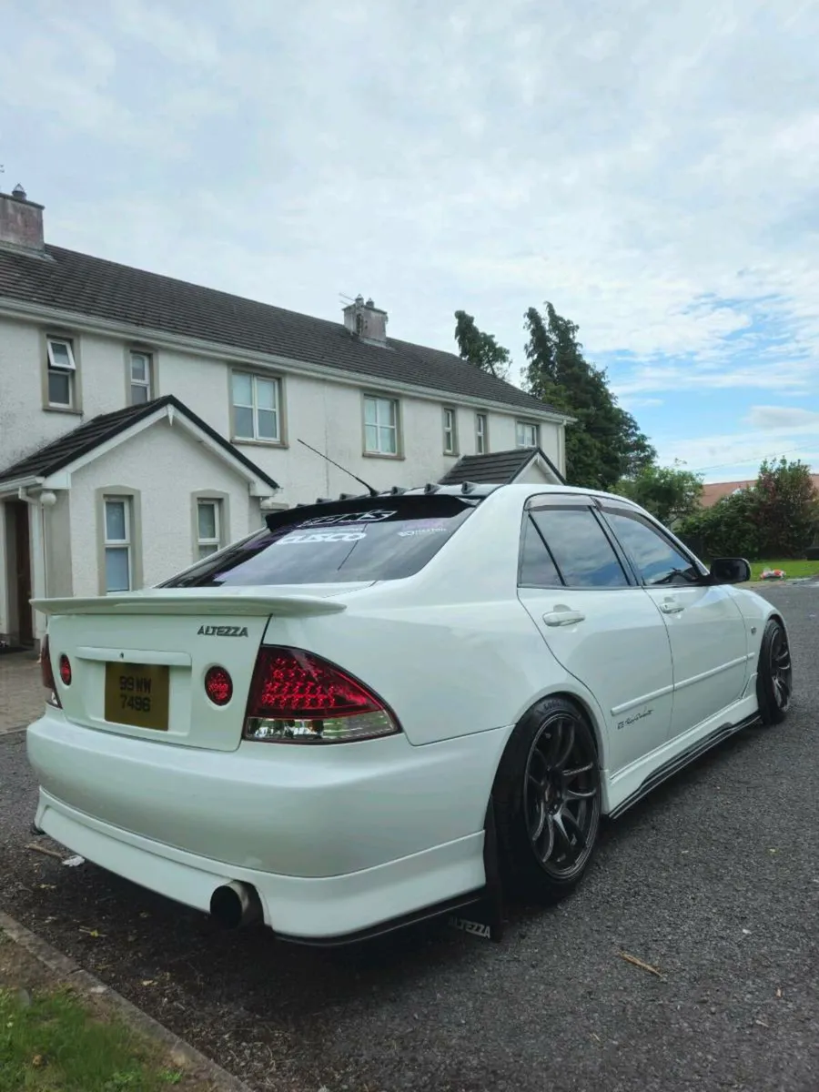 Toyota altezza - Image 4