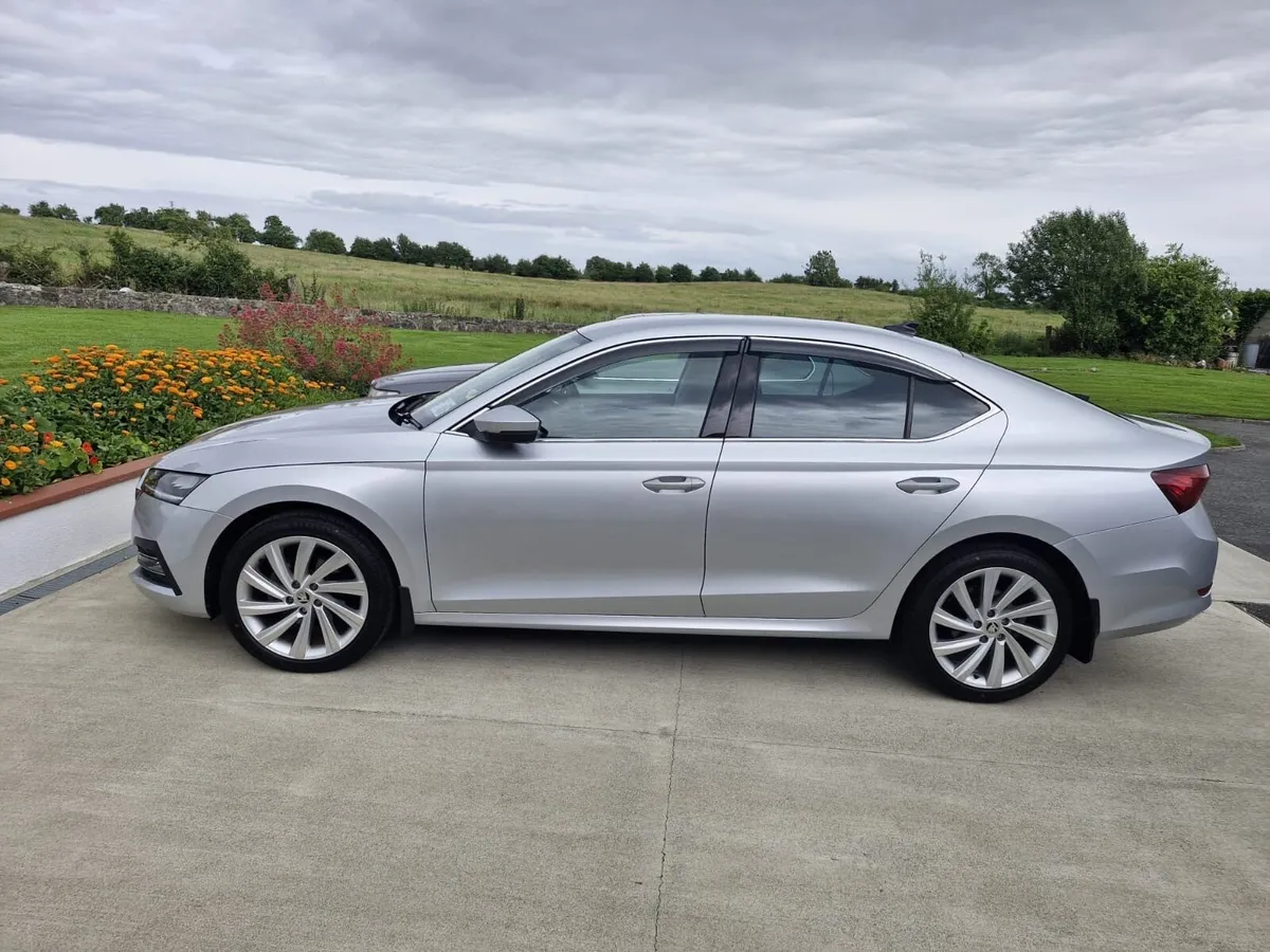 212 Skoda Octavia - Image 3