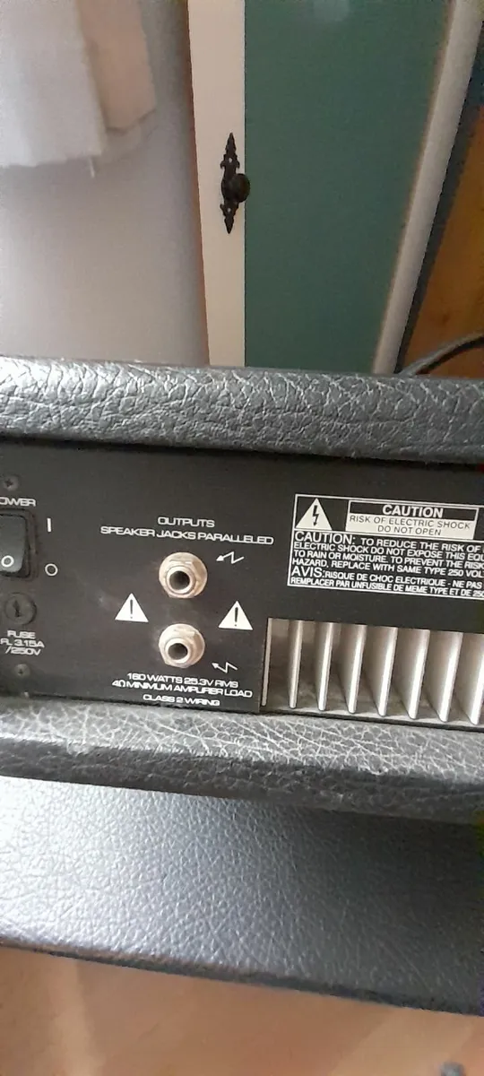 Bass guitar and amp - Image 2