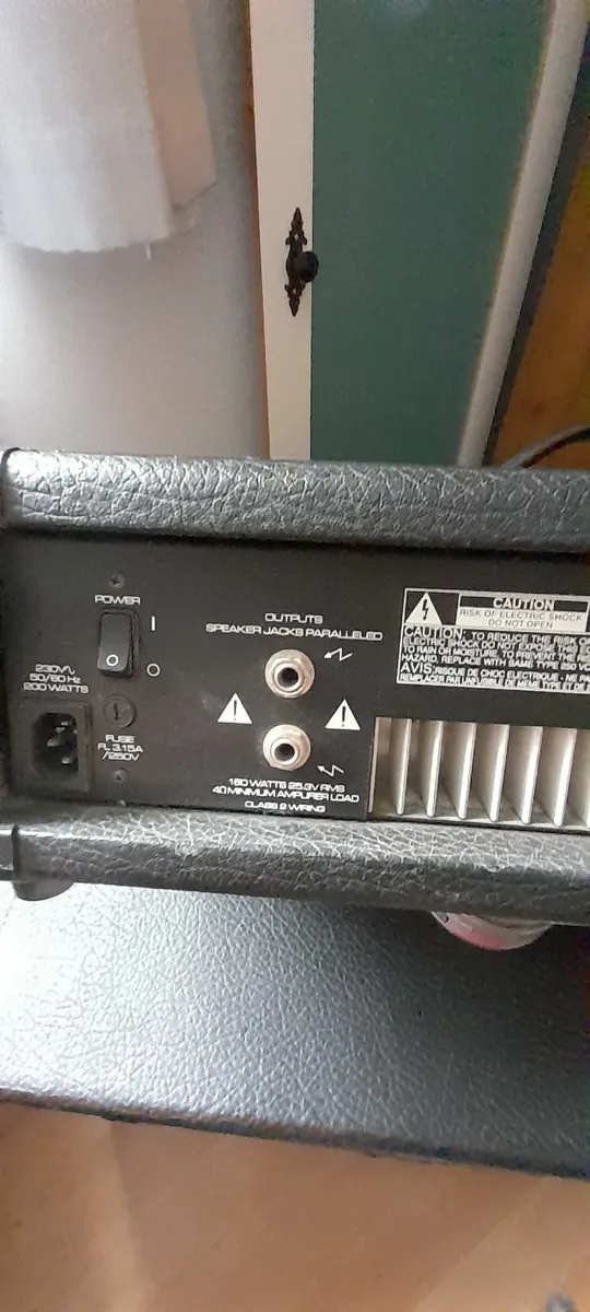Bass guitar and amp - Image 3