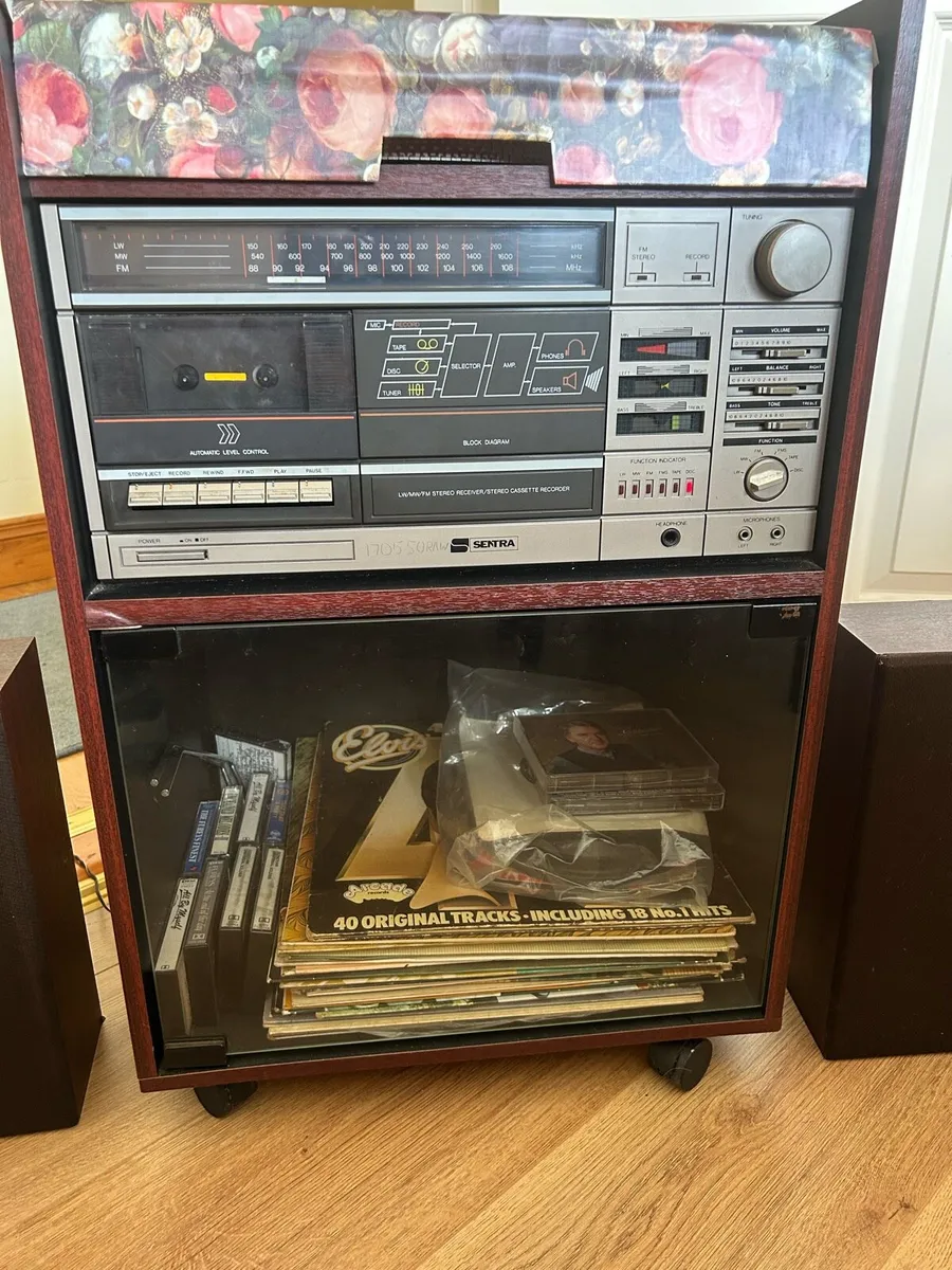 Music center - Image 1