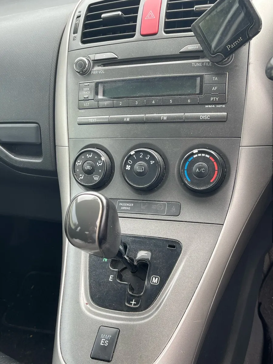 Toyota Auris Automatic - Image 3
