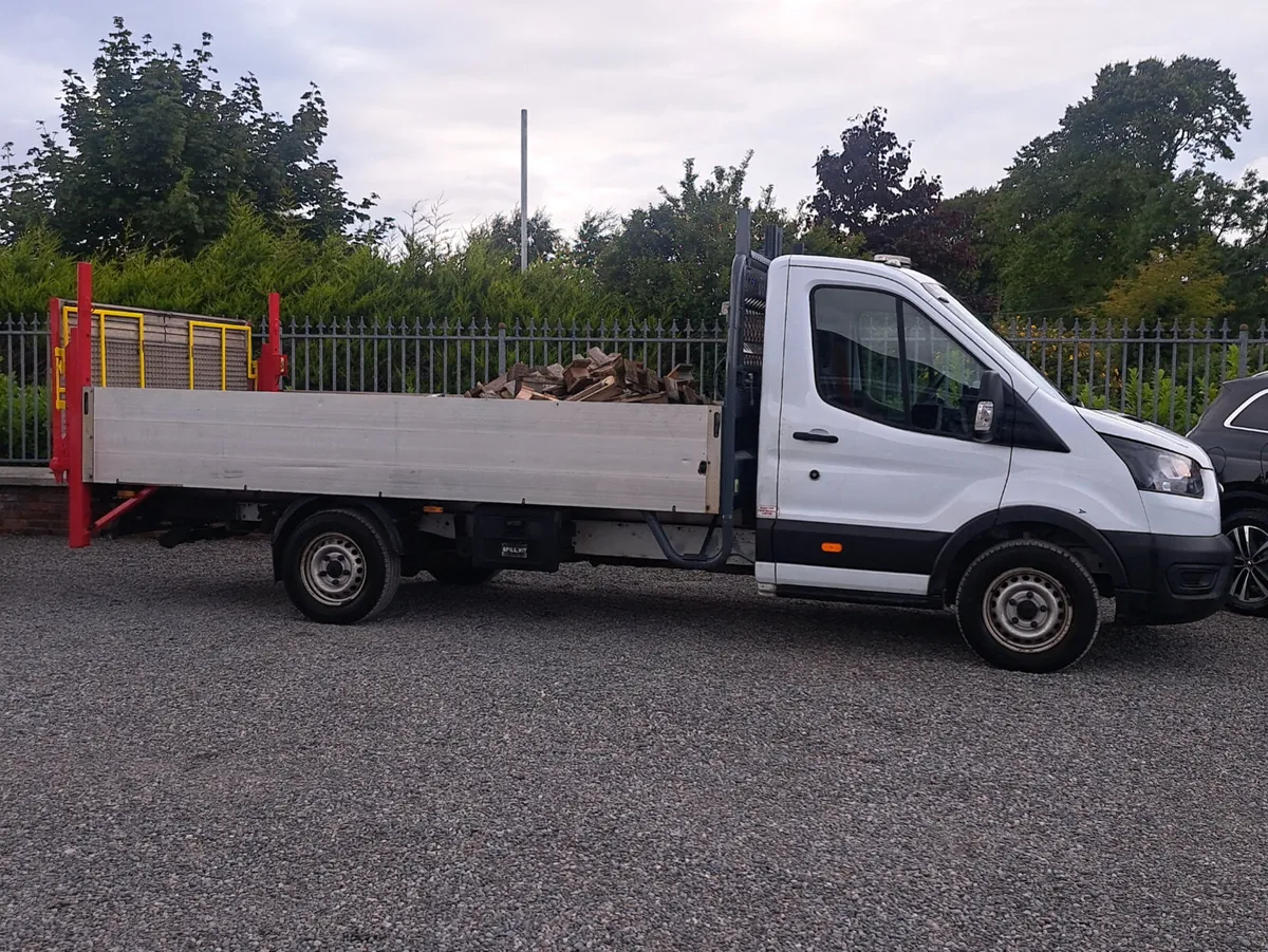 Ford Transit  flatbed lorry with working tail lift - Image 3