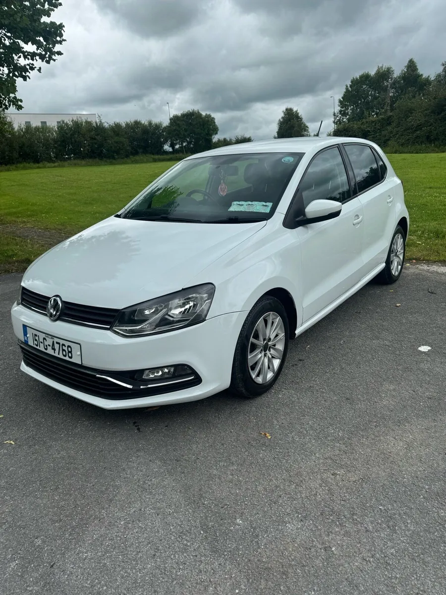 2015 Volkswagen Polo - Image 2